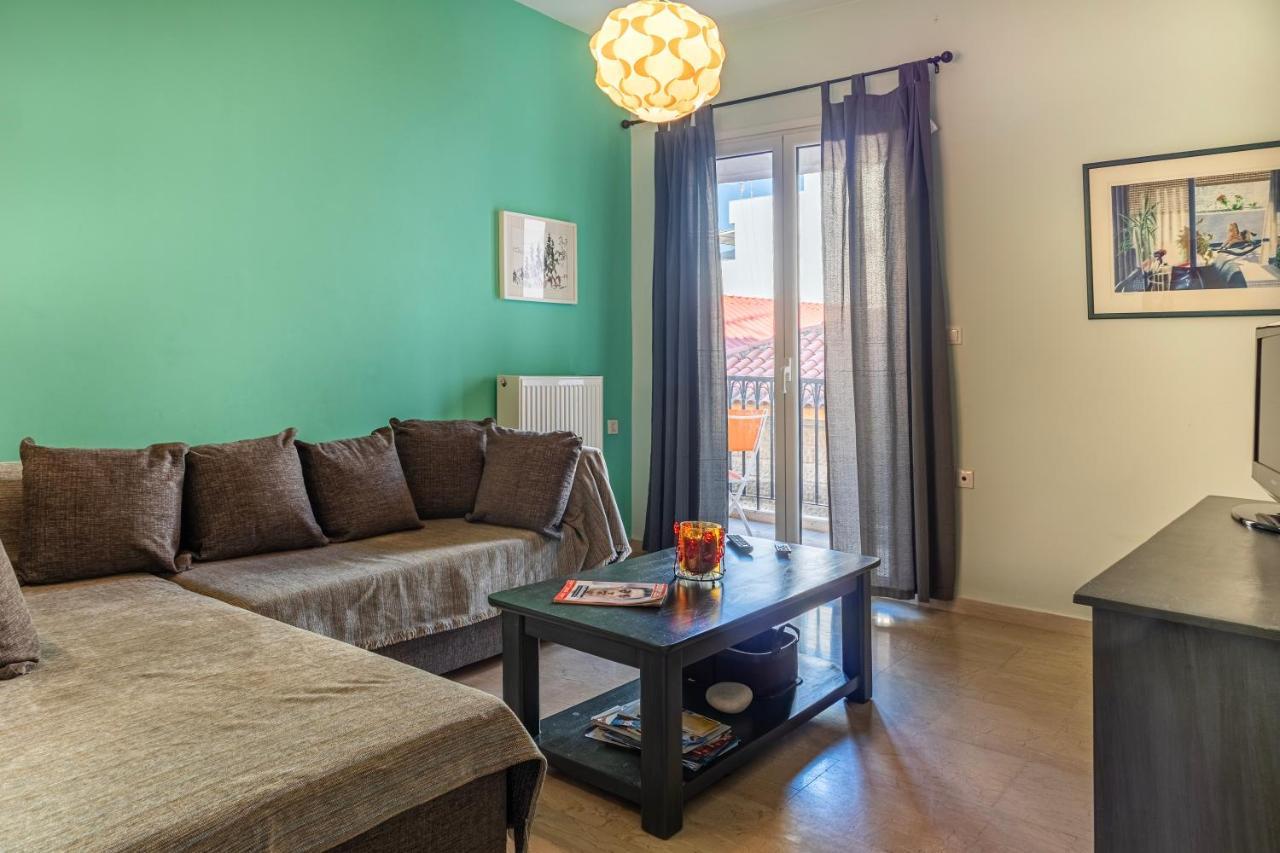 Erika'S Oasis - Stylish Gem Inthe Heart Of History Apartment Kalamata Bagian luar foto