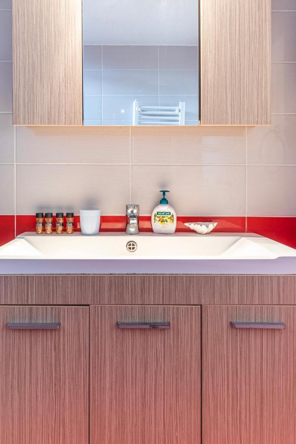 Erika'S Oasis - Stylish Gem Inthe Heart Of History Apartment Kalamata Bagian luar foto
